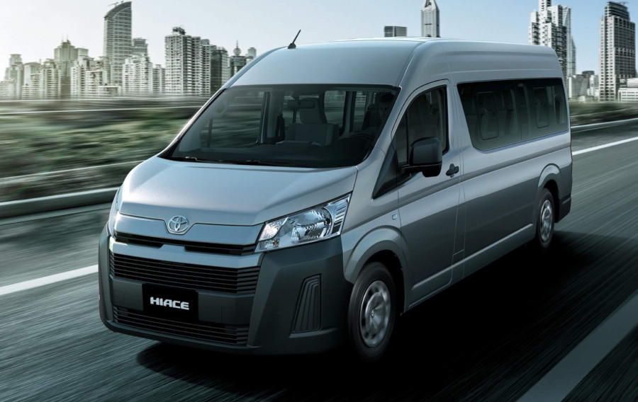 Toyota Hiace Left Hand Drive photo: Front view
