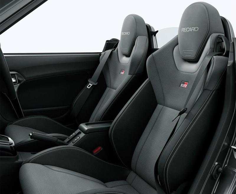 New Daihatsu Copen GR Sport photo: Interior view image