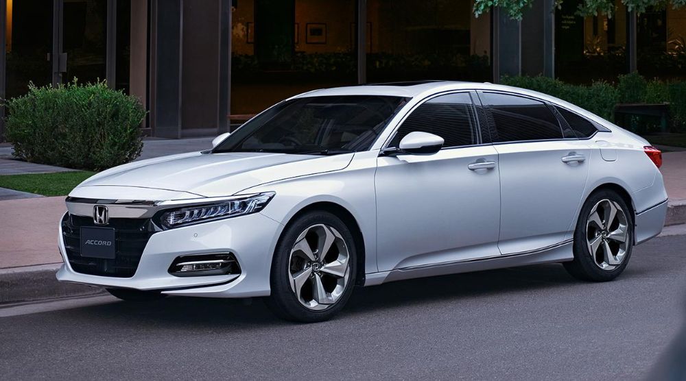 New Honda Accord Hybrid photo: Front view image