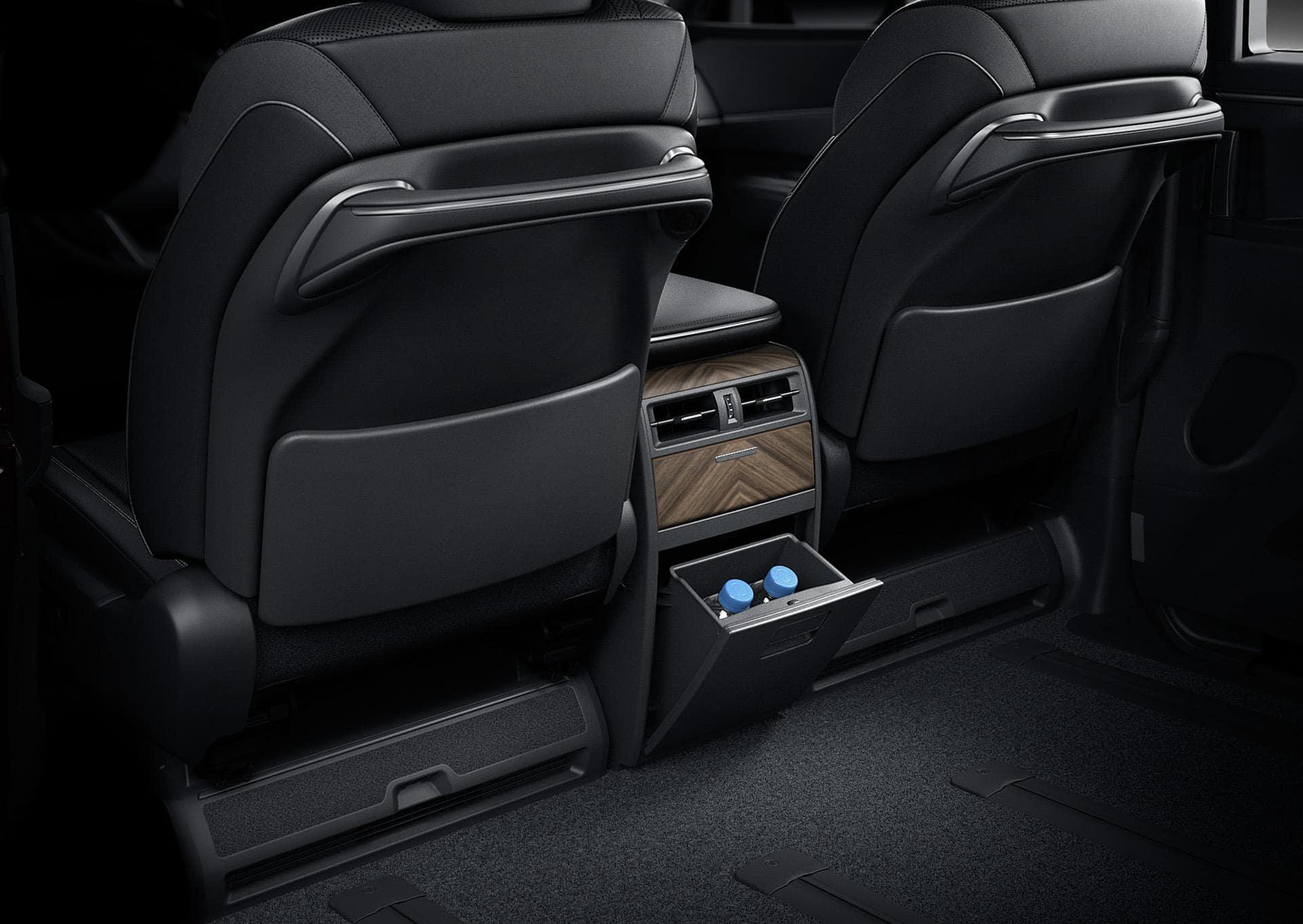 New Lexus LM500H photo: Interior view image (Black) 3