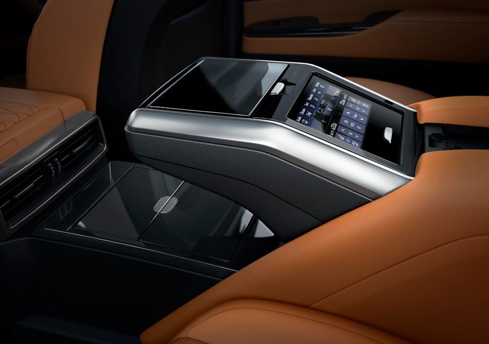 New Lexus LX600 photo: Control Panel (Rear) image