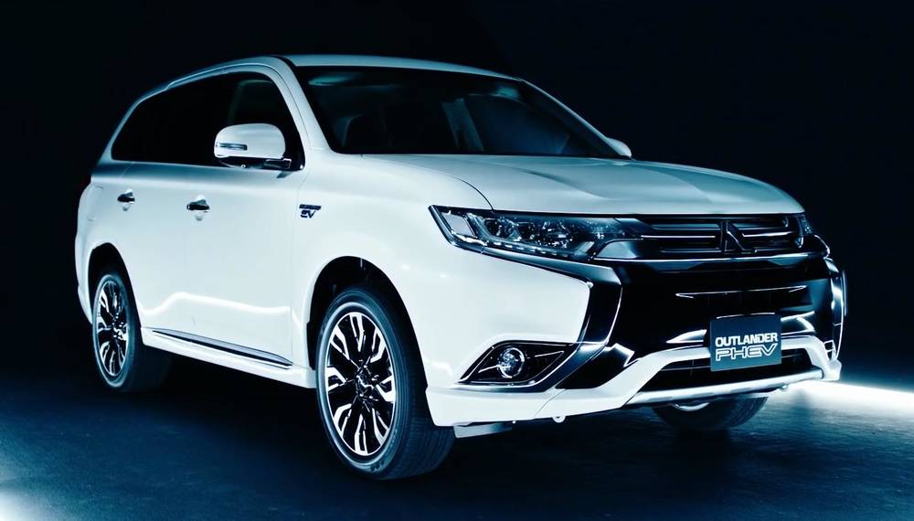 Mitsubishi Outlander PHEV Photo: Front view 3