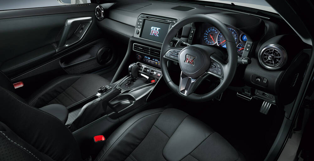 New Nissan GTR photo: Cockpit view image