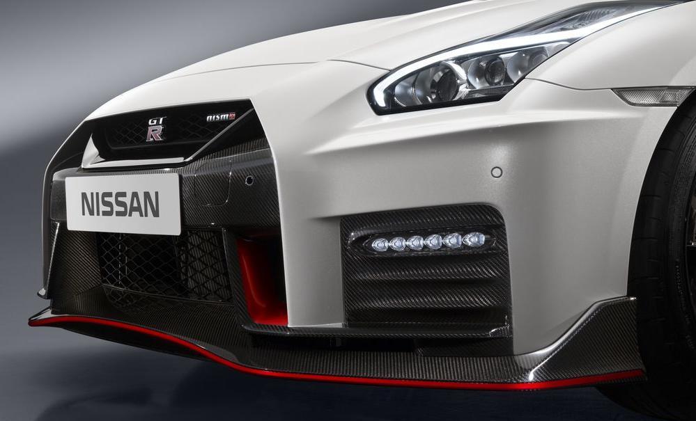 New Nissan GTR Nismo photo: Front view 5