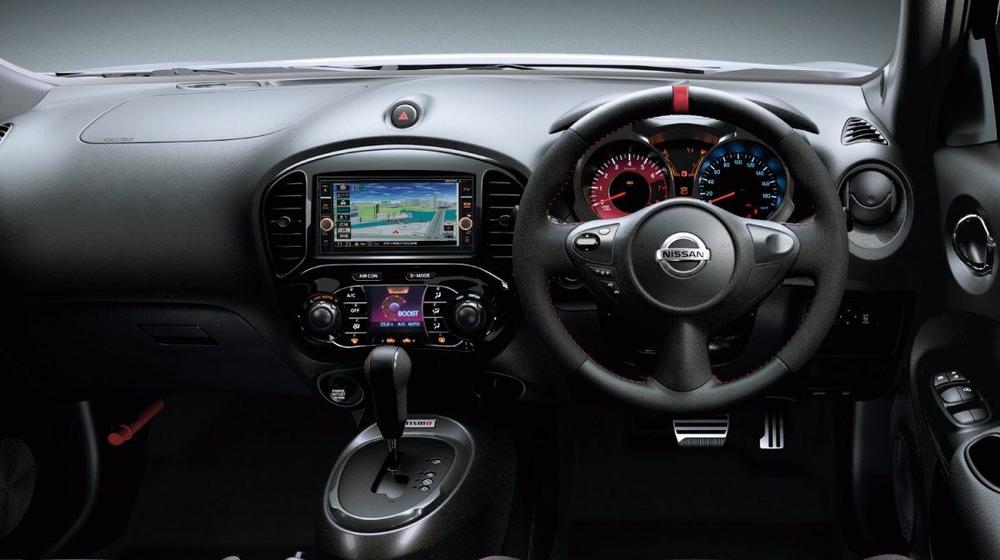 New Nissan Nismo RS : Cockpit view