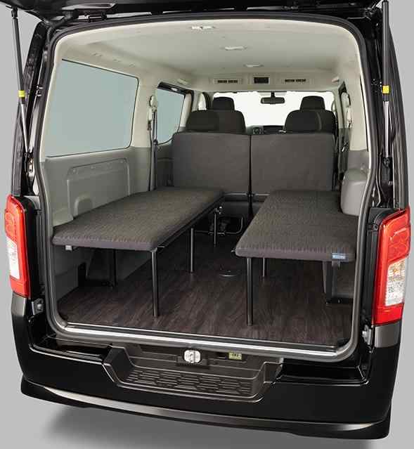 Nissan NV350 Caravan Van