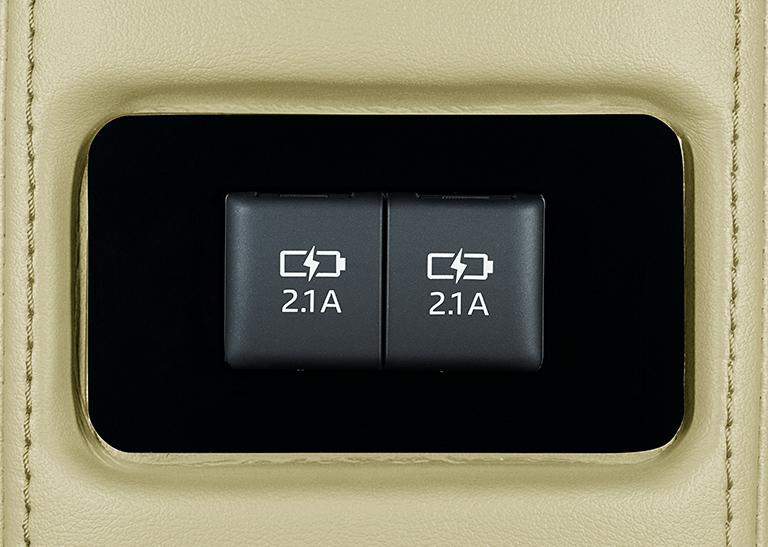 New Toyota Alphard Royal Lounge photo: Charger