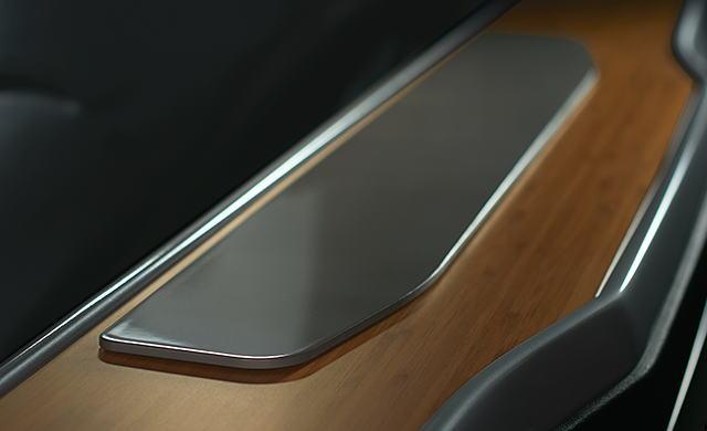New Toyota Alphard Royal Lounge photo: TV Slide Lid