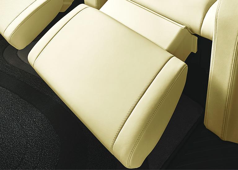 New Toyota Alphard Royal Lounge photo: Power Ottoman