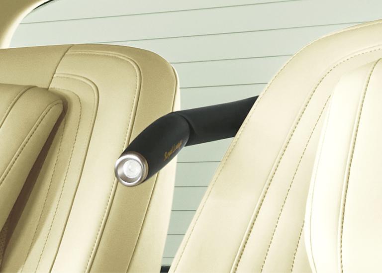 New Toyota Alphard Royal Lounge photo: Reading Light