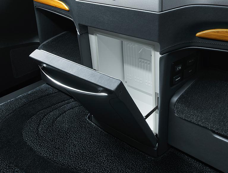 New Toyota Alphard Royal Lounge photo: Rear Cool Box