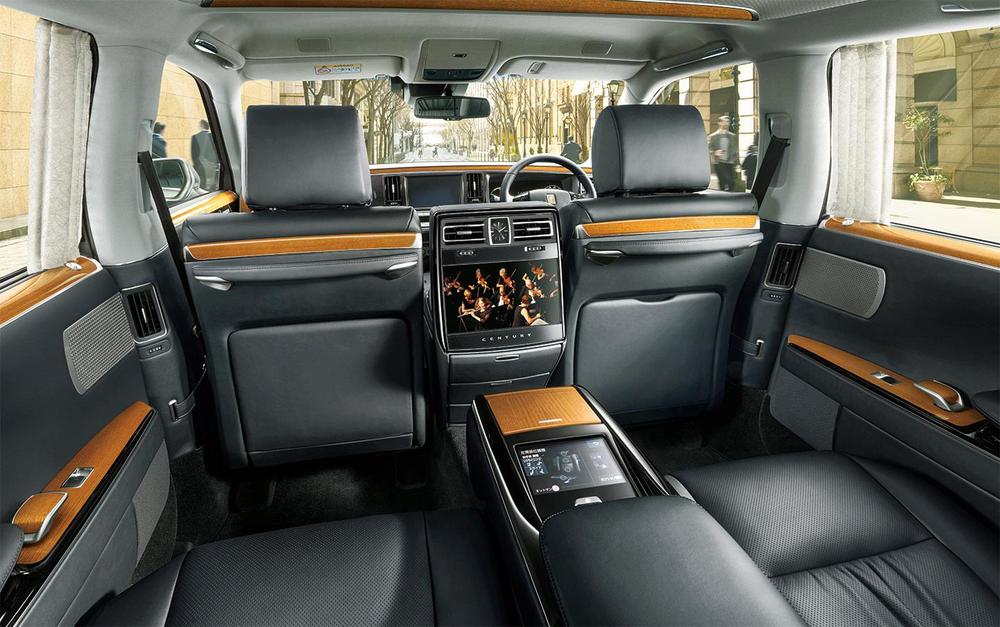 New Toyota Century photo: Rear Seat Full view image