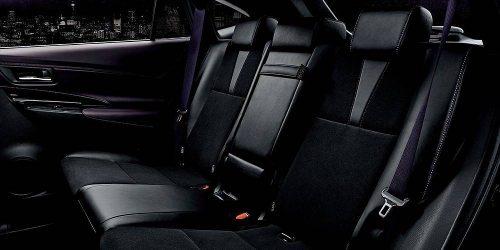 New New Toyota Harrier photo: Back Seat image (Rear seat picture) New New Toyota Harrier photo: Back Seat image (Rear seat picture)