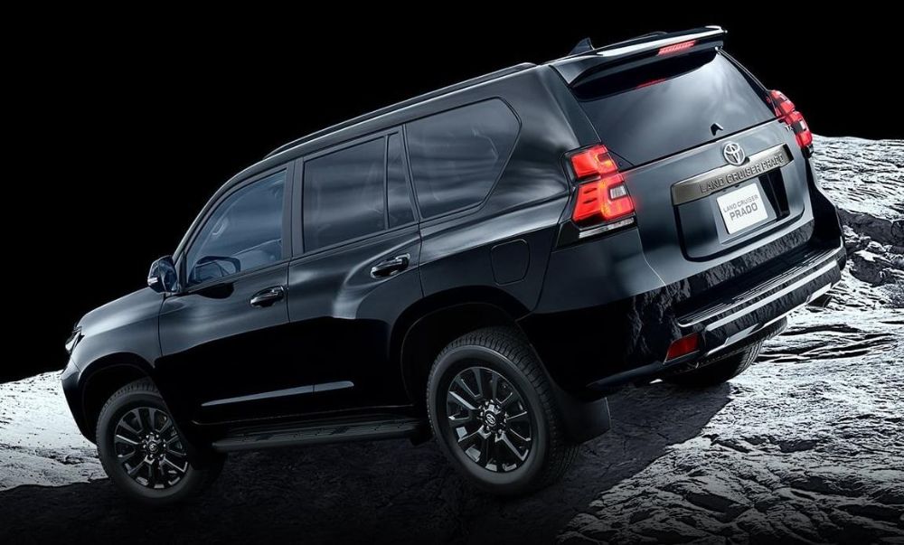 New Toyota Land Cruiser Prado photo: Rear view image