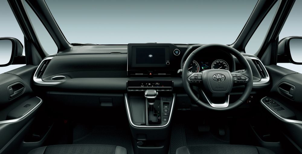 New Toyota Noah AERO photo: Cockpit view image