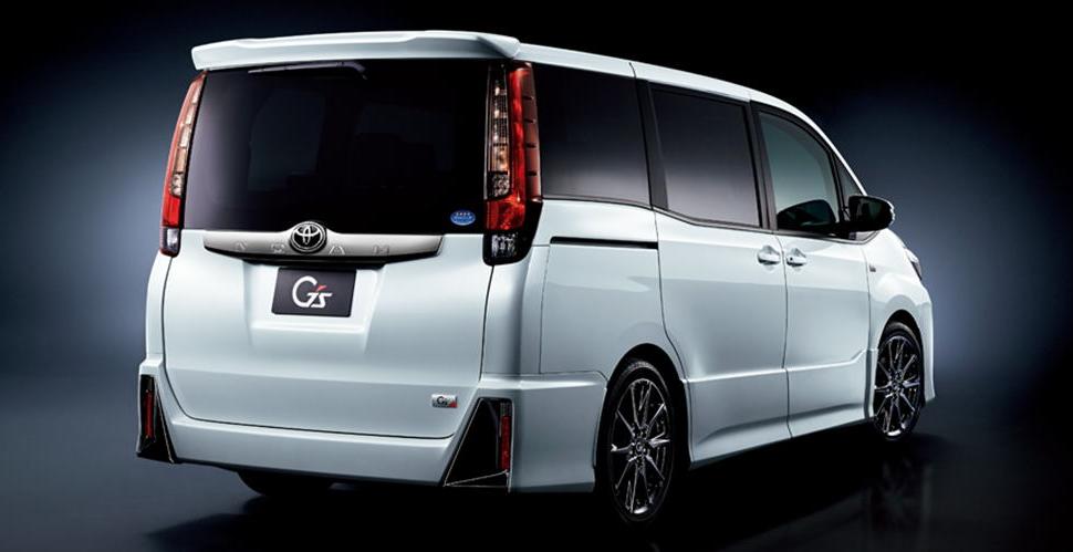 New Toyota Noah GS Sport photo: Back view