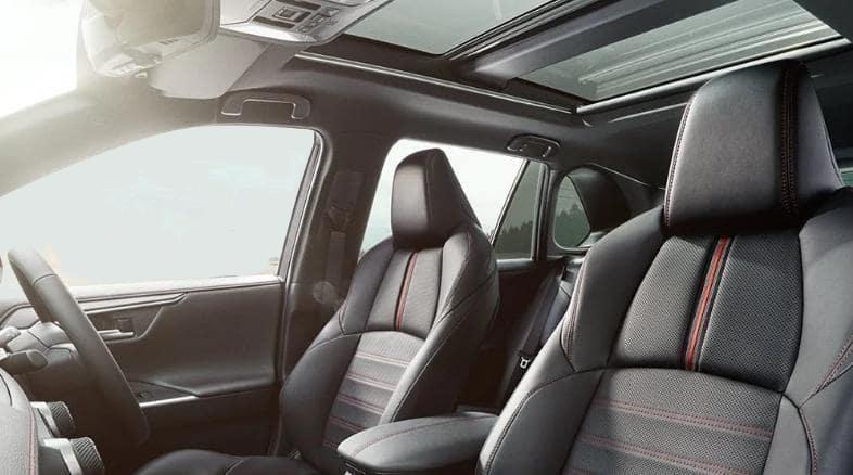 New Toyota Rav4 PHV photo: front seat image