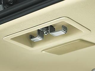New Toyota Vellfire Royal Lounge pictures: Hook