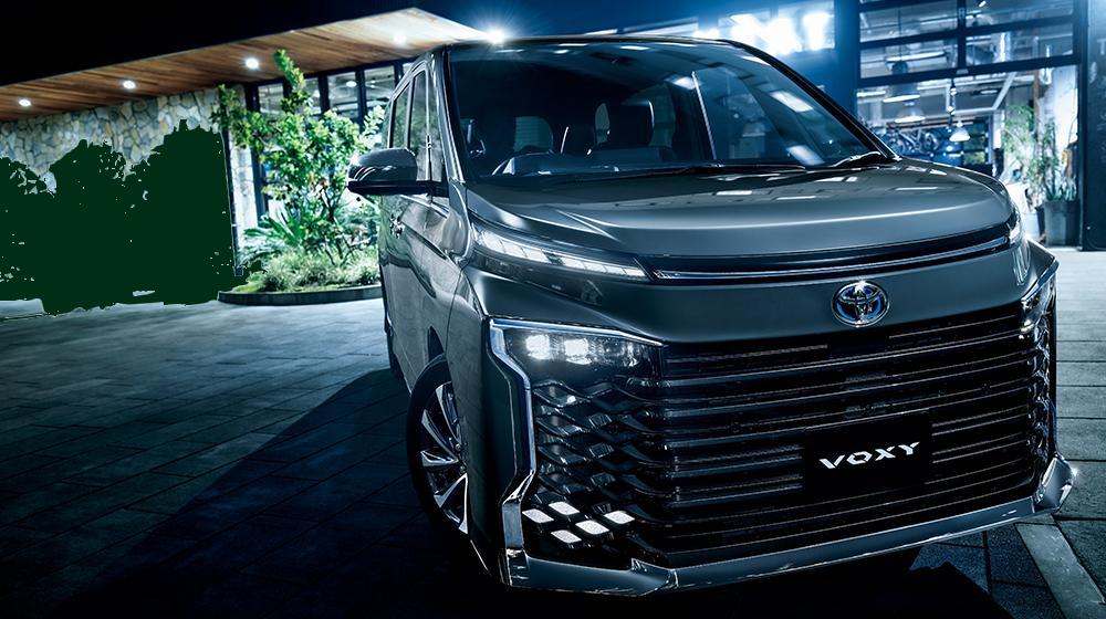 New Toyota Voxy Hybrid SZ photo: Front view image