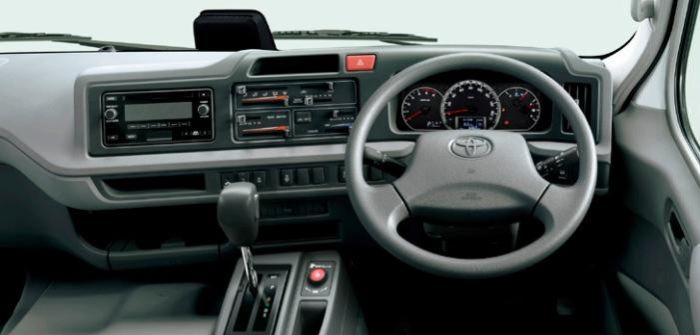 Toyota Coaster Big Van picture: Cockpit view image