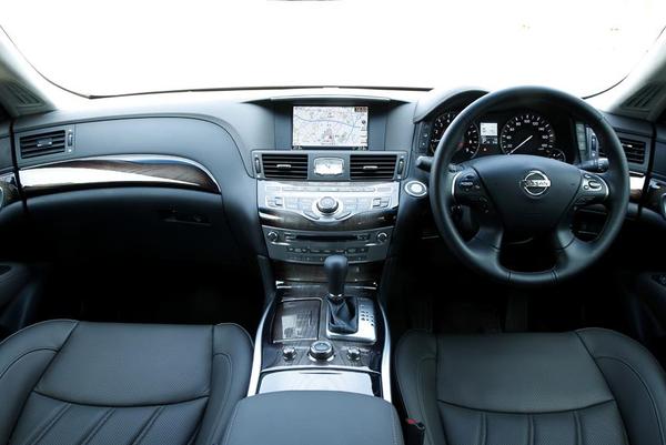 New Nissan Cima Hybrid photo: Cockpit view