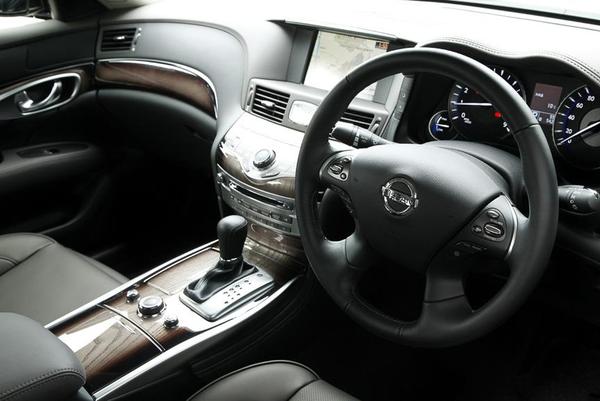 New Nissan Cima Hybrid photo: Interior view