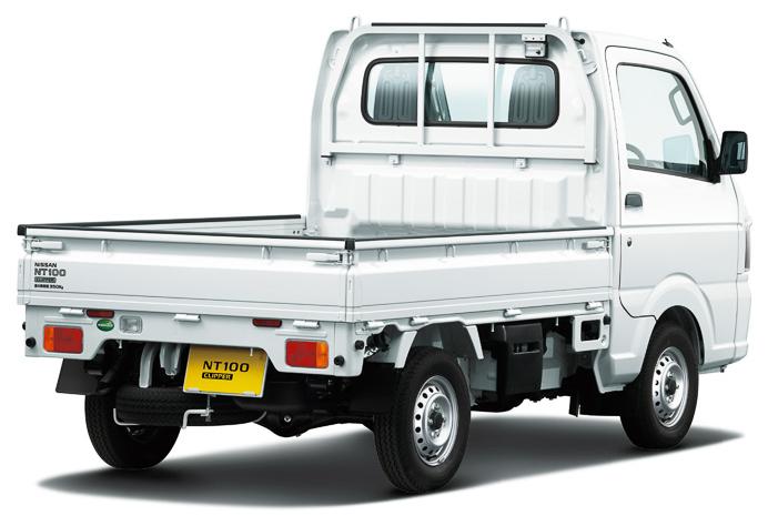 New Nissan NT100 Clipper Truck photo: Back view
