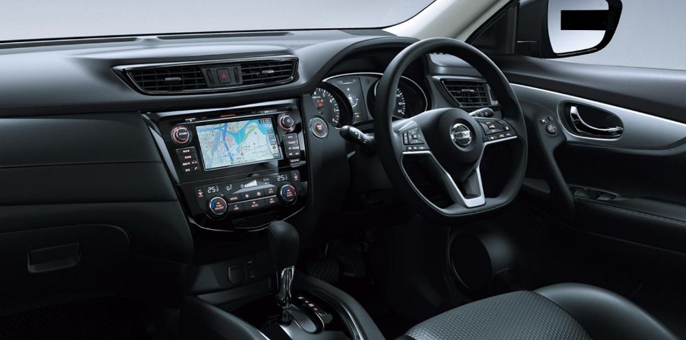New Nissan X-Trail Hybrid photo: Cockpit view image