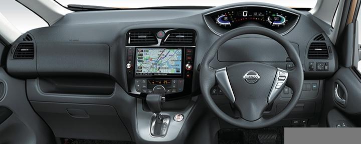 New Nissan Serena photo: Cockpit view
