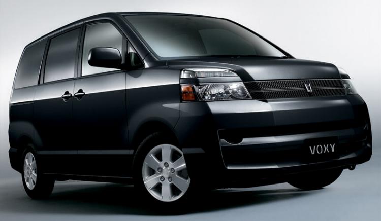 Тойота вокси 2011. Тойота вокси 12 года. Тойота вокси 2011 года. Тойота вокси расход. Toyota noah g 2021.