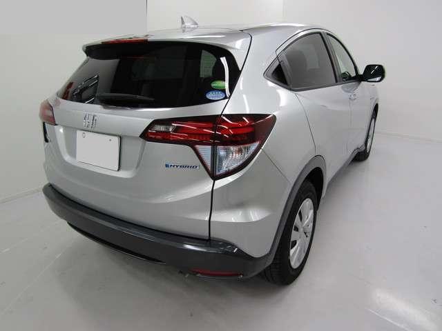 Used Honda Vezel 2015 Model Silver color picture: Back view