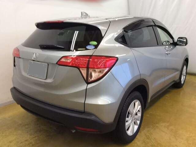 Used Honda Vezel 2016 Model Silver color picture: Back view