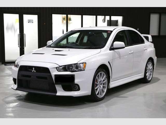 Photo: Used Mitsubishi Lancer Evolution-10, 2012 Model, White color, Front view