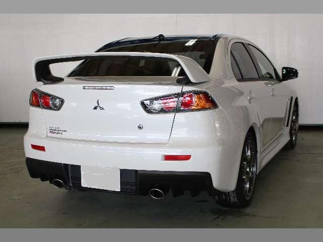 Photo: Used Mitsubishi Lancer Evolution-10, 2015 Model, White color, Back view