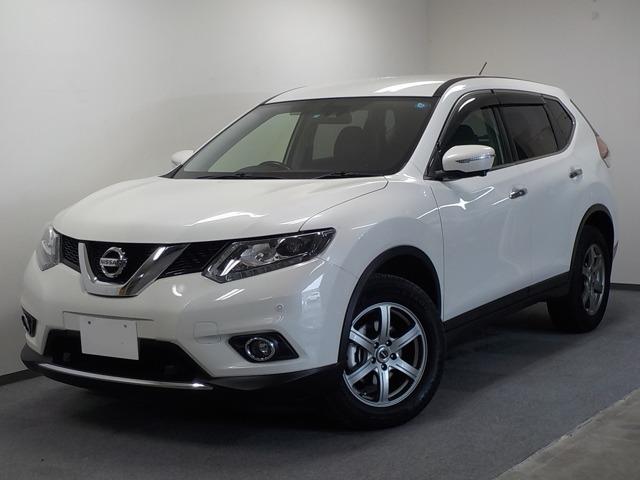 Used Nissan X-Trail 2016 Model White Pearl color photo:  Front view image