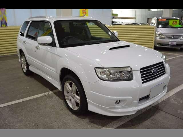 Used Subaru Forester 2005 Model White Pearl body color photo: Front view