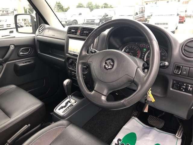 Used Suzuki Jimny, Cross Adventure, Automatic Transmission, 2010 Model, Black color photo: interior view