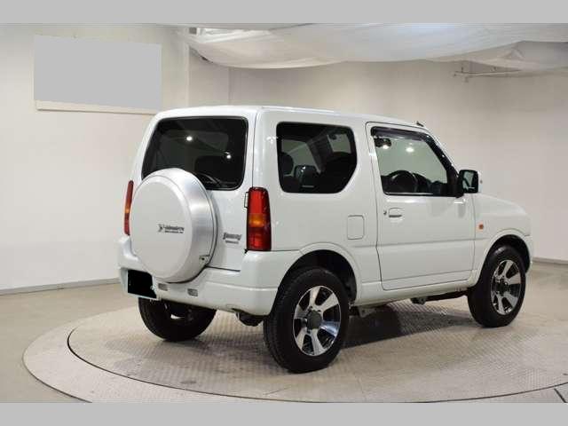 Used Suzuki Jimny, Cross Adventure, Automatic Transmission, 2010 Model, White Pearl color photo: Back view