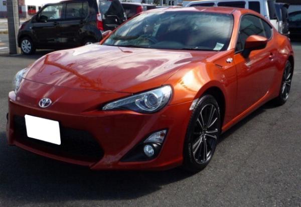 Used Toyota 86 Orange body color 2012 model photo: Front view