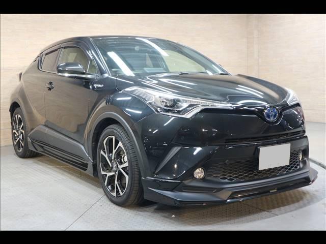 Used Toyota CHR Hybrid 2017 Model Black color photo: Front view