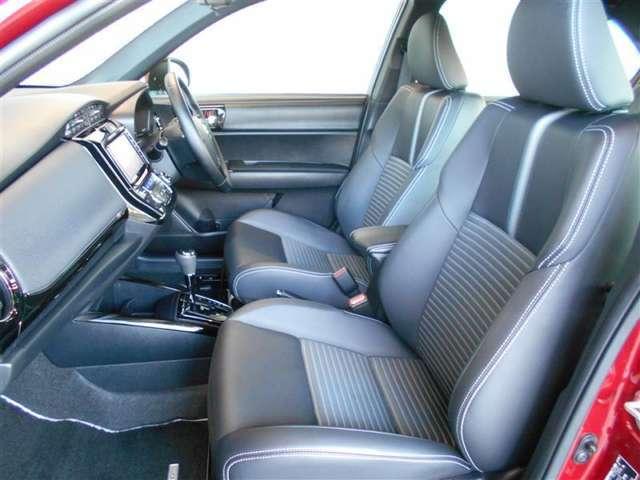 Used Toyota Corolla Axio 2017 model, Red color photo: interior view