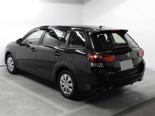 Used Toyota Corolla Fielder 2017 model Black color photo: Back view