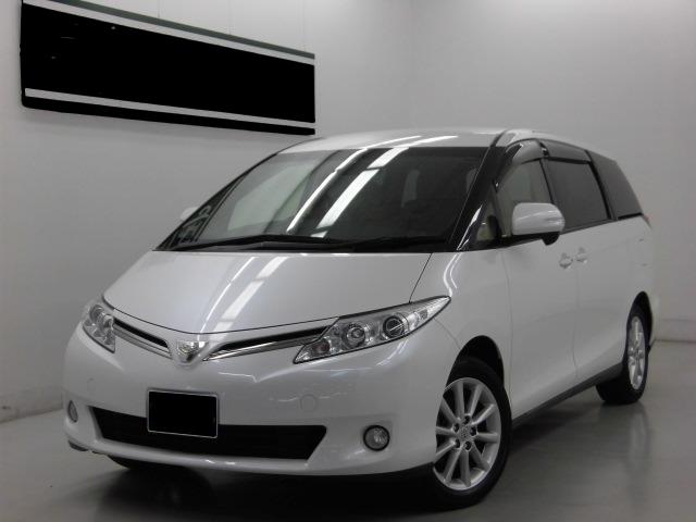 Used Toyota Estima White Pearl body color 2013 model photo: Front view