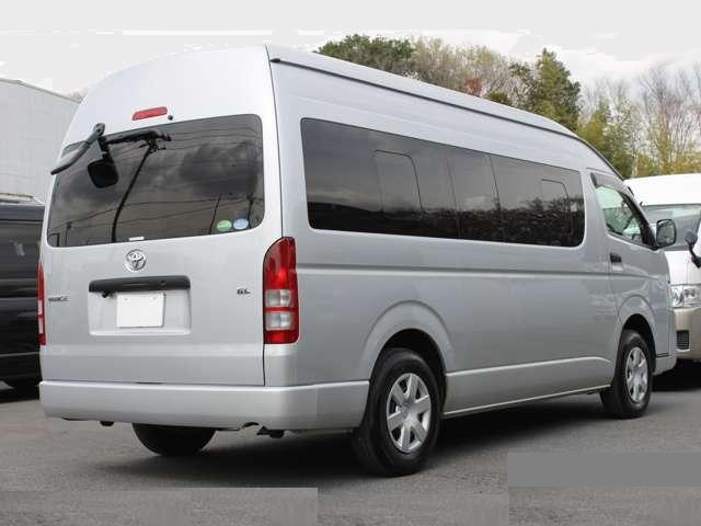 toyota hiace commuter 2015