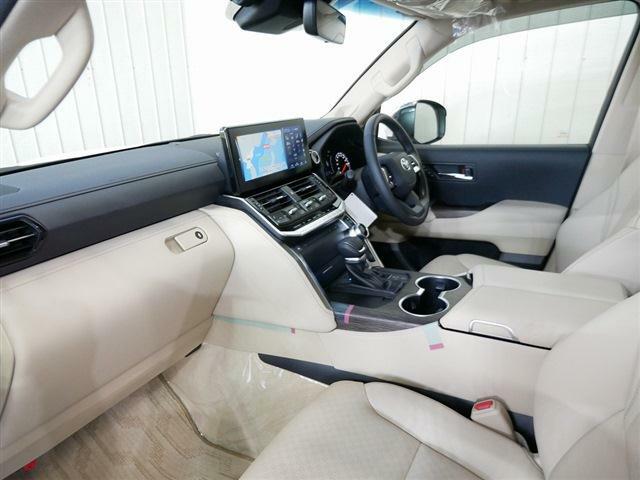 Toyota Land Cruiser-300, 2022 Model, Gasoline Engine, White Pearl color picture: Cockpit view image 