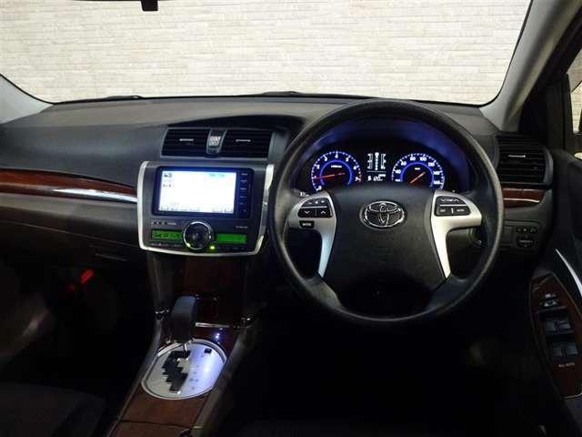 Used Toyota Premio Blackish Red body color 2015 model photo: Interior view