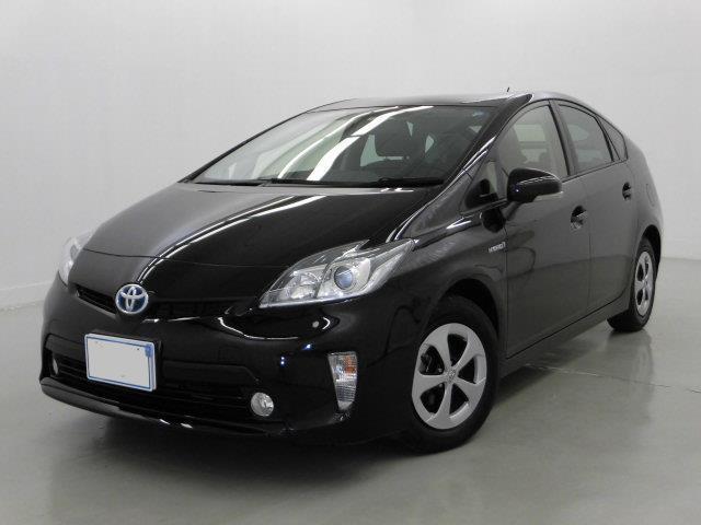 Used Toyota Prius 2014 Model Black color picture: Front view