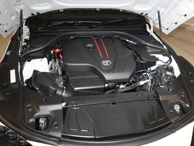 Used Toyota Supra SZR 2019 Model White Pearl color photo:  Engine view image