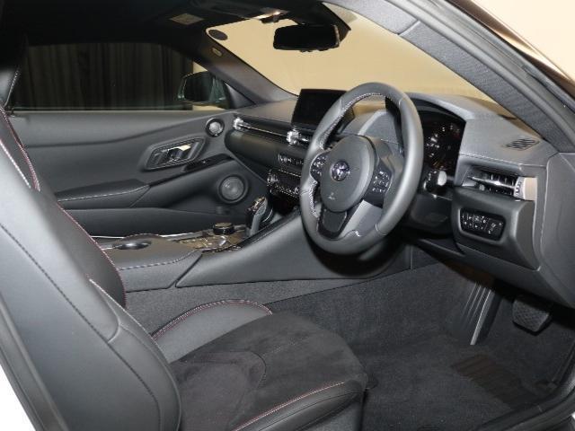 Used Toyota Supra SZR 2019 Model White Pearl color photo:  Interior view image