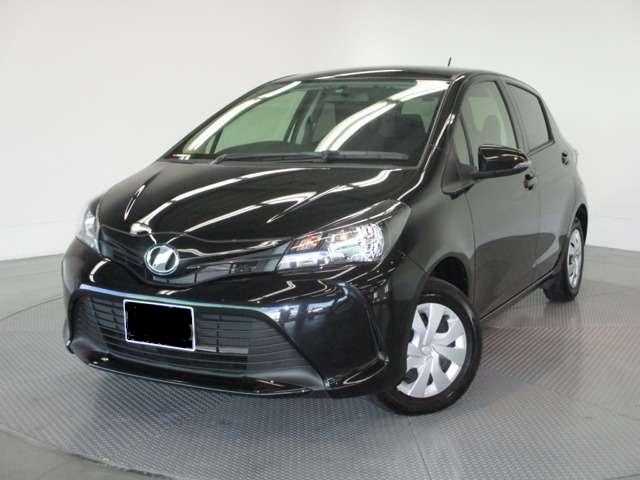 Used Toyota Vitz 2014 Black photo: Front view